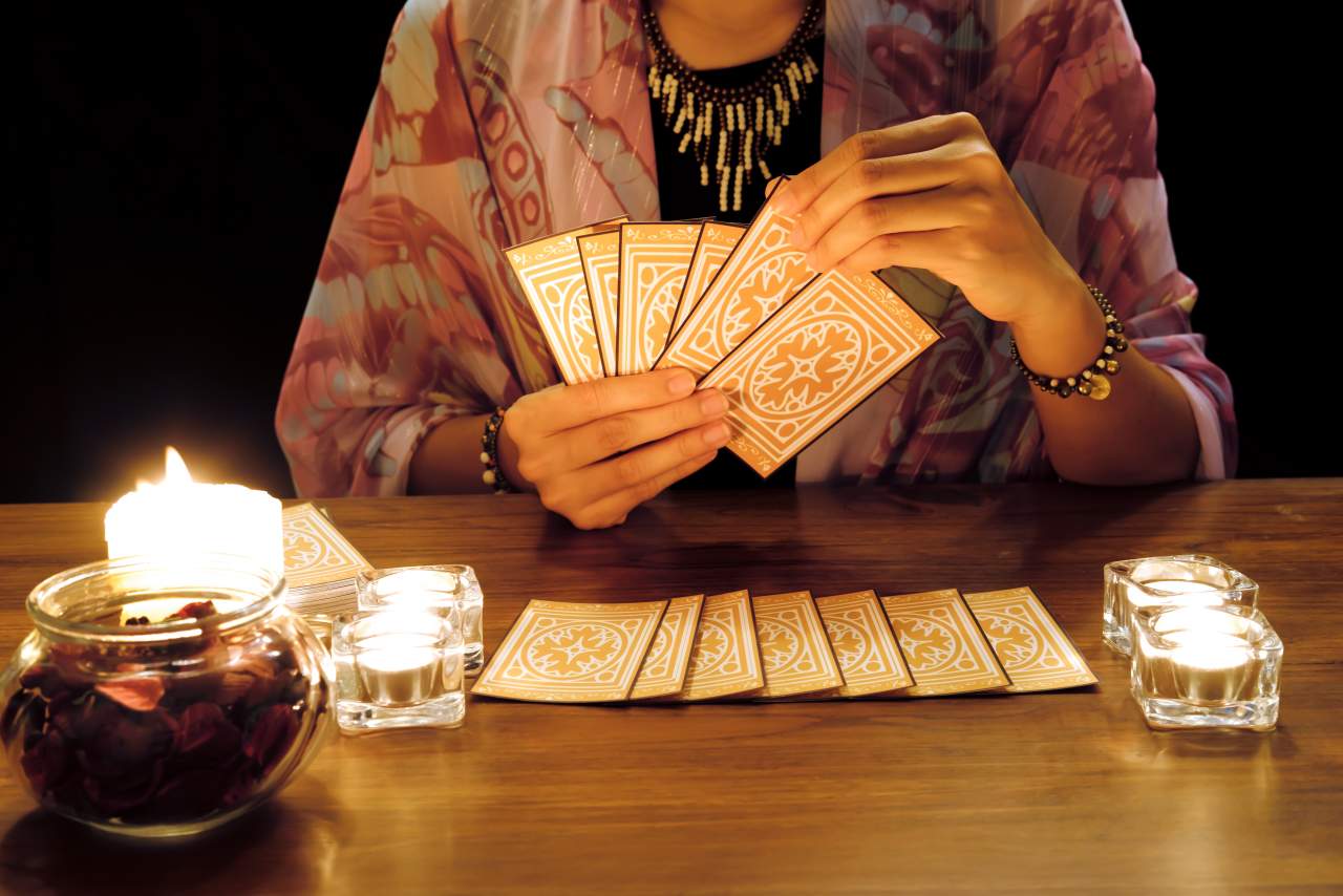 Tarot de Luz María, el tarot de videncia natural es sensitivo teniendo en cuenta la naturaleza de la persona
