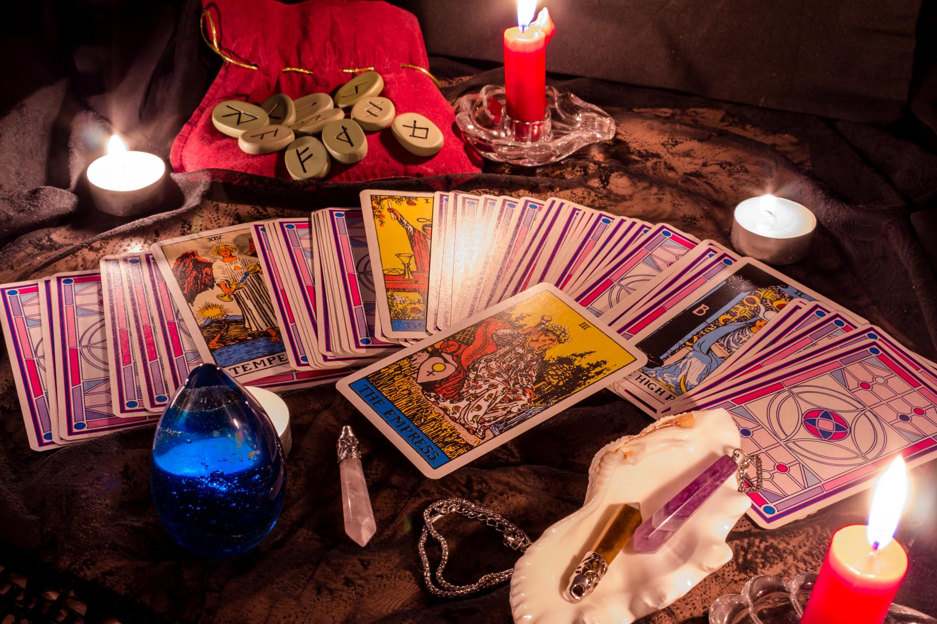 Salvador Valencia de Tarot y Videncia La Voluntad: ¿Qué ofrece el reconocido tarotista?