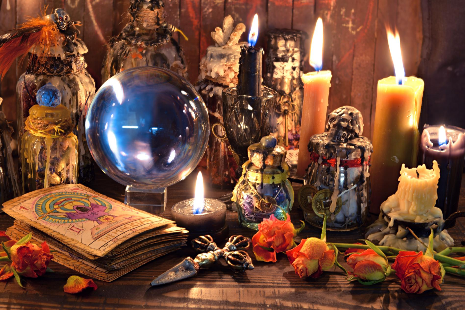 El Tarot Luz de Luna es una de las opciones mejor valoradas en el mercado digital, según el Tarot de Luz María