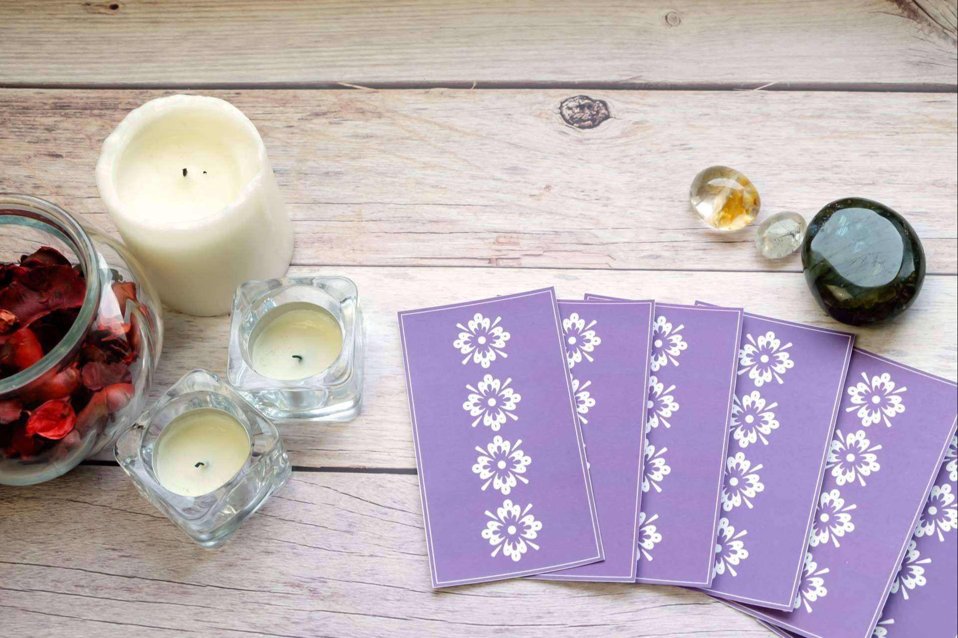 La casa del tarot y videncia: fin de verano ¿Qué pasará este otoño?