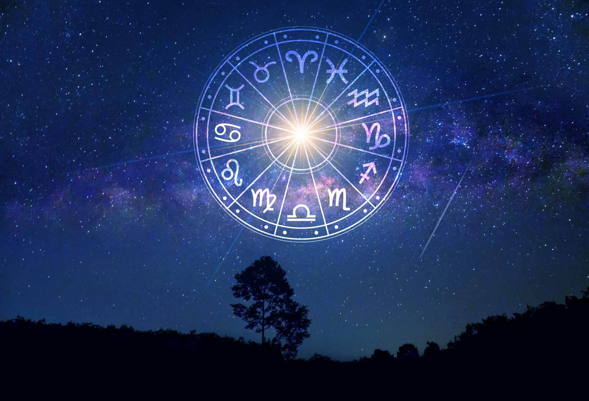 ¿Cuál es la historia del horóscopo? Tarot de Luz María