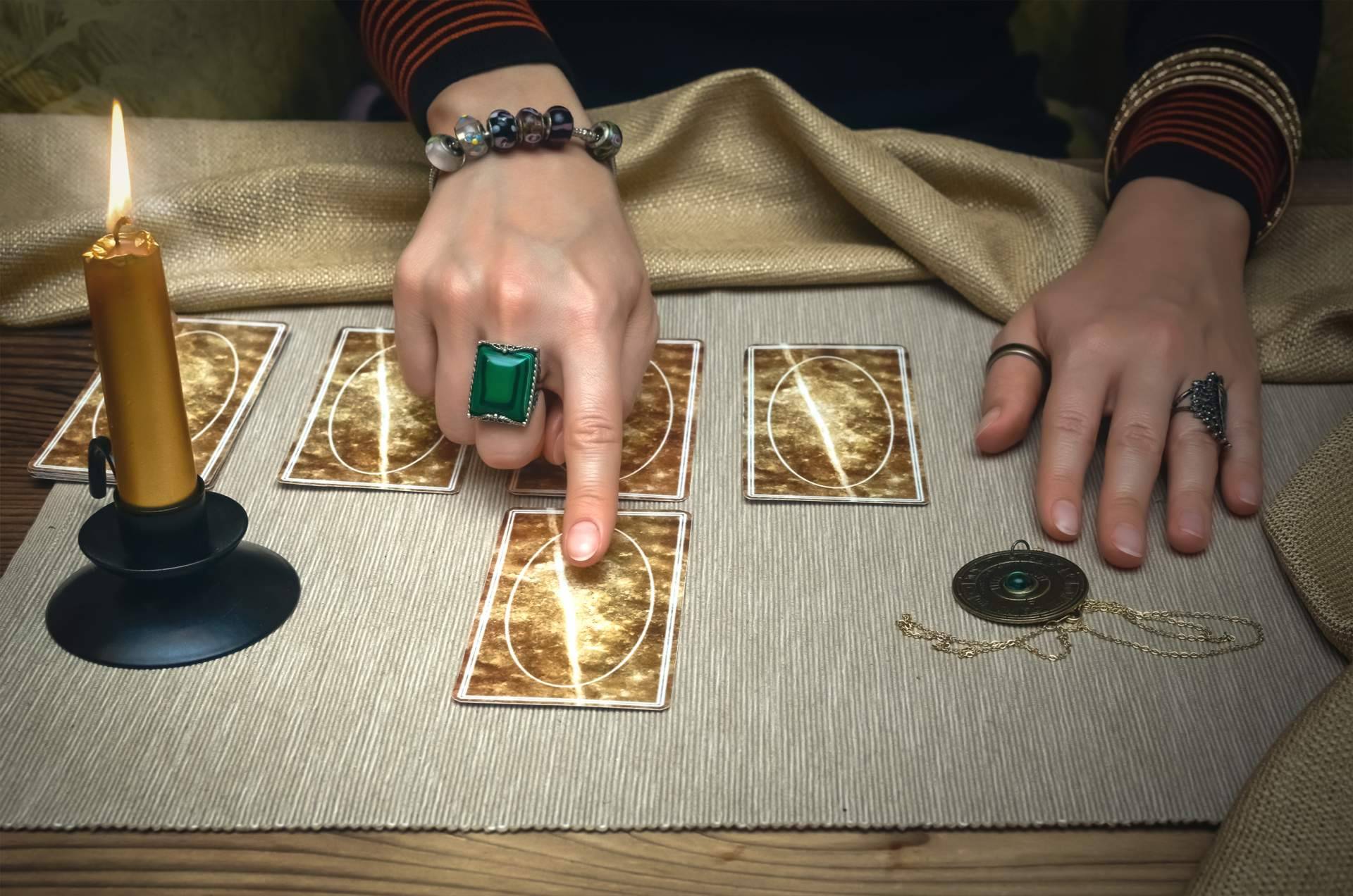 La plataforma Astros7.com y sus tarotistas españolas