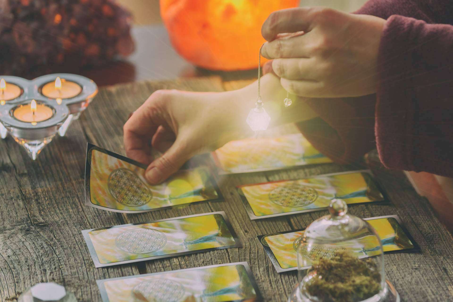 El tarot fiable telefónico de Gabinete Tarot Dama Gris