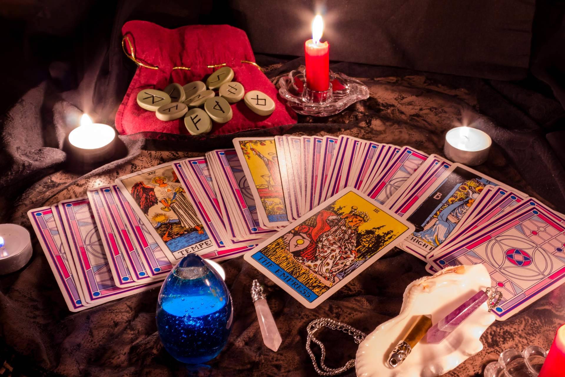 La intuición y talento de una vidente natural, reunidos en el Tarot de Alicia