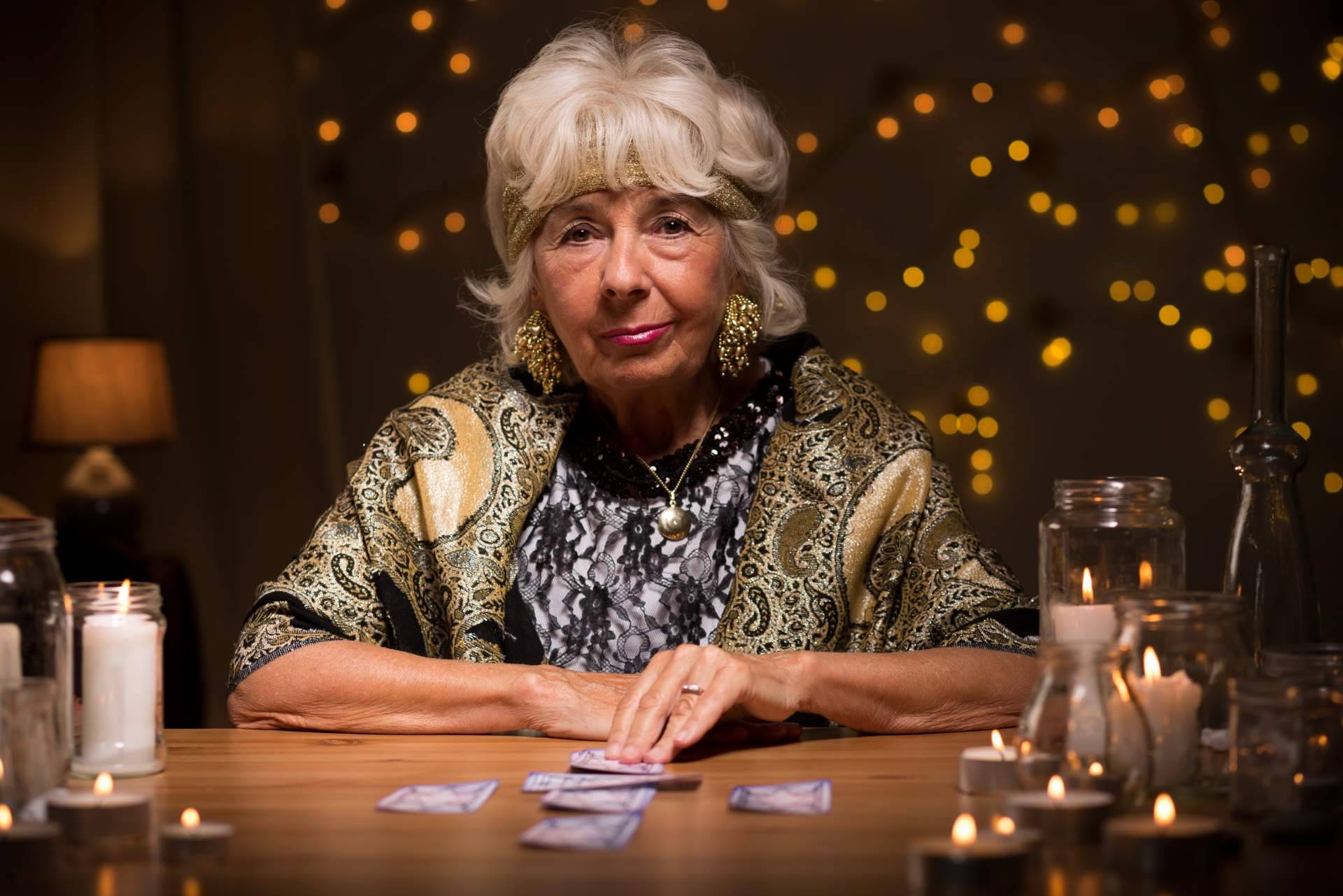 Futuro y Videncia ayuda a conocer el futuro con tarot y videncia