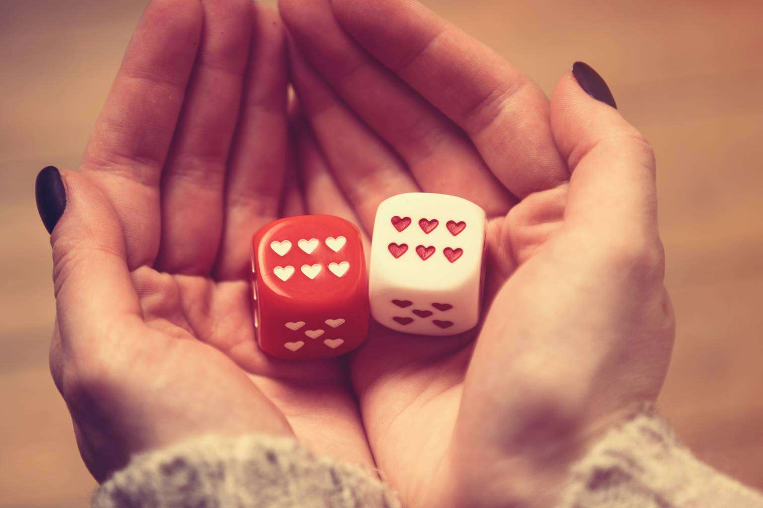 Speed dating en Barcelona con dinámicas de juego, perfecto para conocer gente este San Valentín
