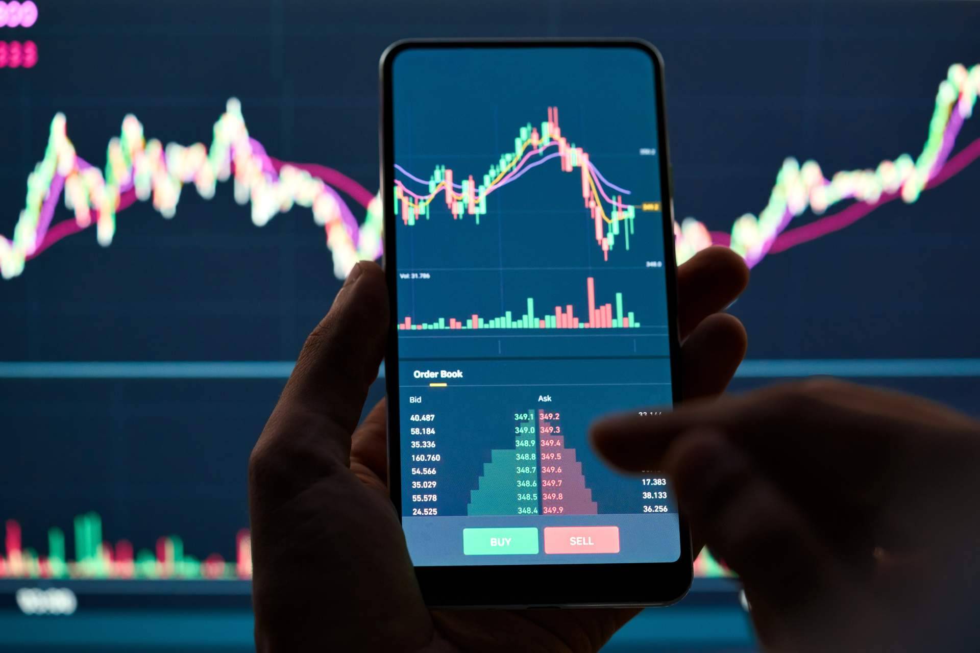 ¿En qué consiste el trading con CFDs de acciones?